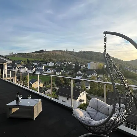 Stilvolle Penthouse Mit Grosszuegiger Sonnenterrasse Apartmán Bad Berleburg