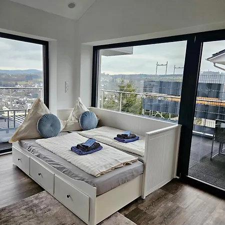 Stilvolle Penthouse Mit Großzügiger Sonnenterrasse