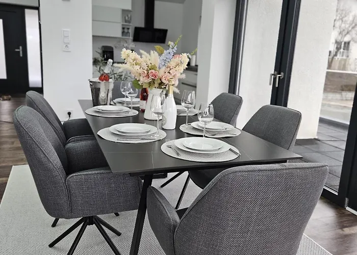 Stilvolle Penthouse Mit Grosszuegiger Sonnenterrasse Lägenhet *